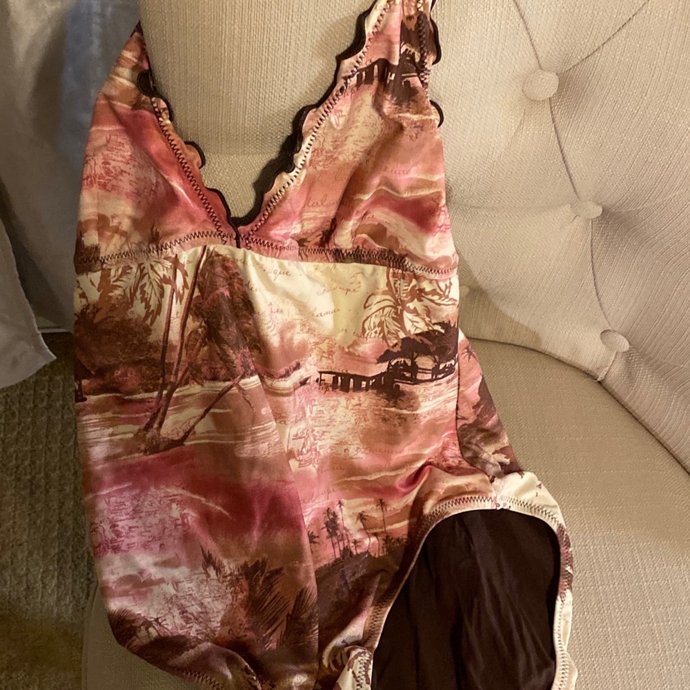 One piece swim suit